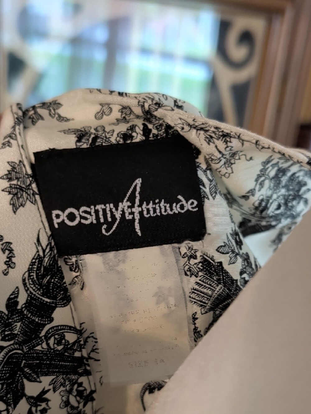 Positive Attitude Black and White Toile Sleeveless Blouse - Picture 6 of 6